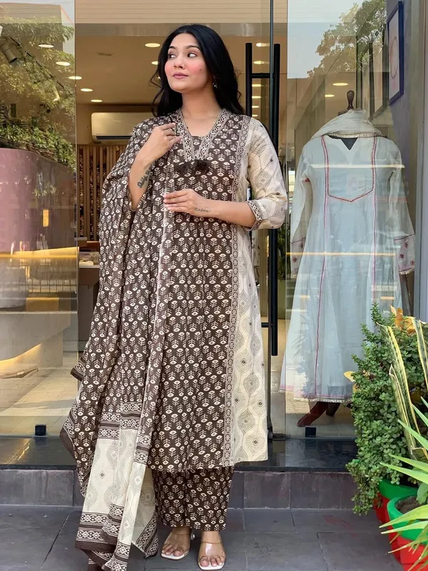 The_Perfect_Of_Traditional_Wear_Rd52