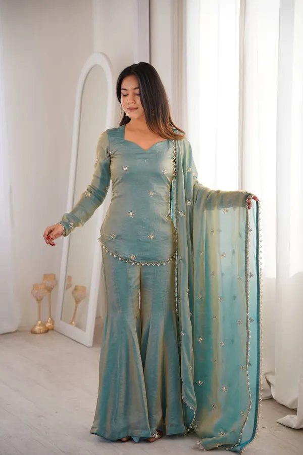 Royal_Elegance_Embellished_Sharara_Set_Rrrd47