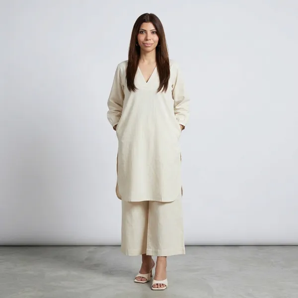 Upgrade_Your_Office_Wear_Wardrobe_With_This_Classy_Yet_Chic_Monochrome_Pant_Set_For_All_Day_Comfort_And_Trendy_Look_Swsk12_White