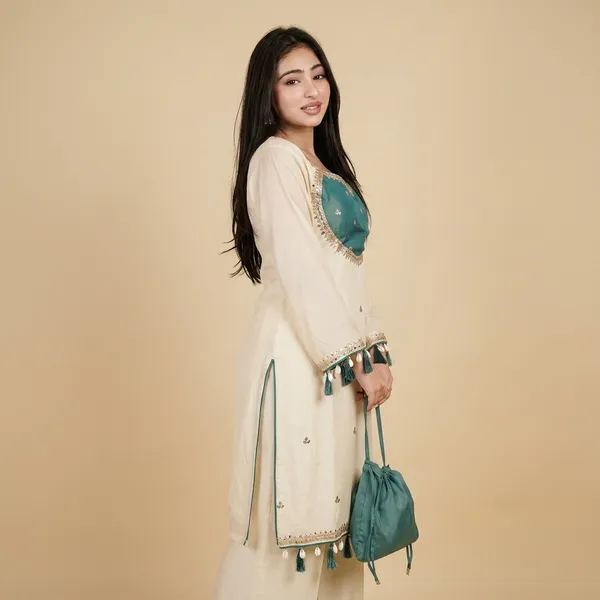Featuring_Beautiful_Heavy_Suit_Set_Which_Is_Beautifully_Decorated_Embroidered_And_Hand_Work_It_Is_Paired_With_Matching_Plazzo_Complet_Lining_With_Beautiful_Work_Rrrd39_Green