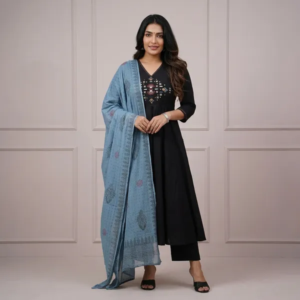 Dazzling_Anarkalis_With_Intricate_Mirror_Work_Swsk65