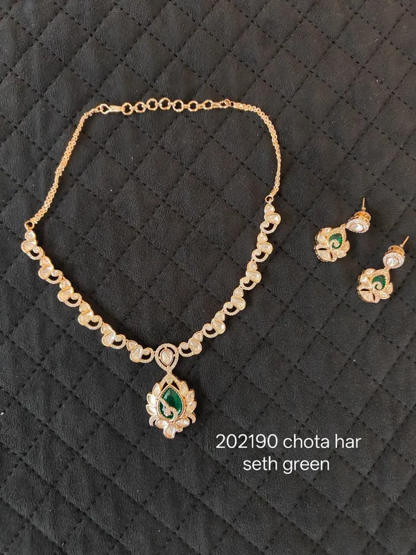 Gold_And_Green_Stone_Brass_Choker_Necklace_Set_For_Women