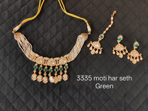 Gold_And_Green_Pearl_Moti_Brass_Necklace_Earring_Maang_Tikka_Set_For_Women