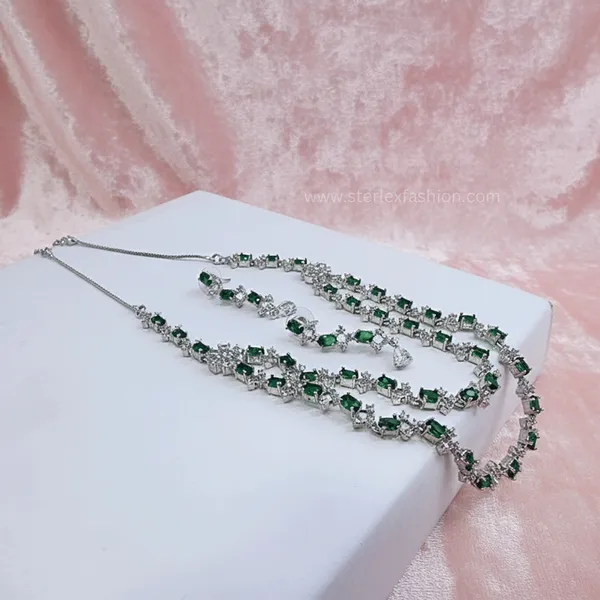 Aura_Luxe_Ad_Necklace_Set