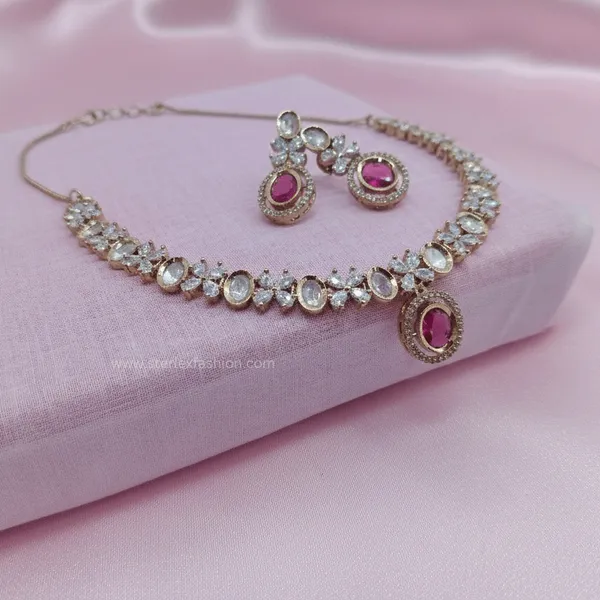 Elara_Ruby_Glow_Necklace_Set