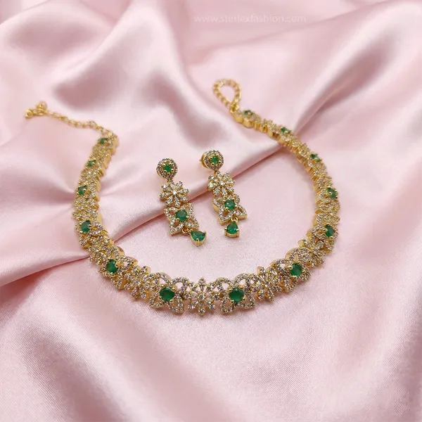 Royal_Emerald_Sparkle_Necklace_Set