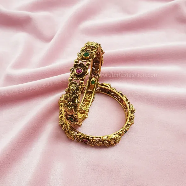 Padma_Divine_Bangle