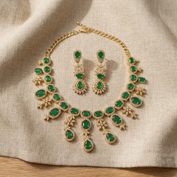 Emerald_Royale_Drop_Necklace_Set