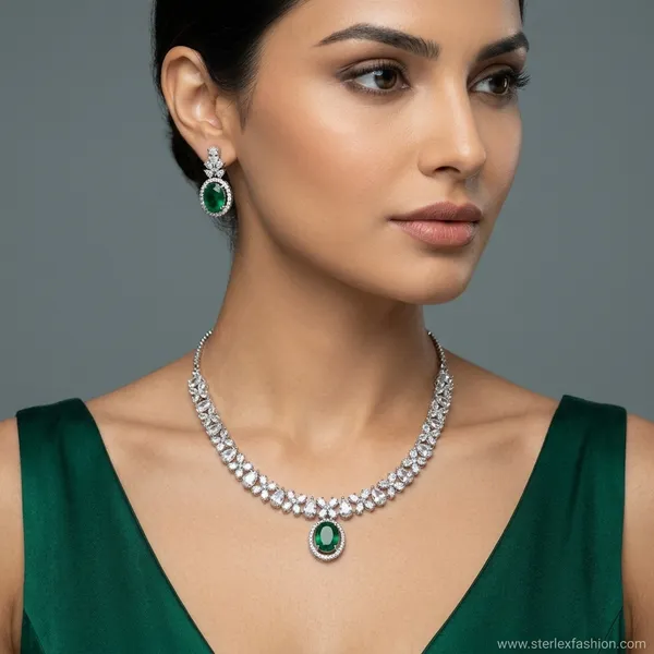Elara_Emerald_Charm_Necklace_Set