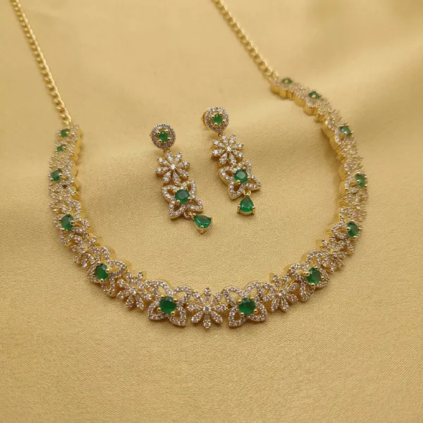 Royal_Emerald_Sparkle_Necklace_Set