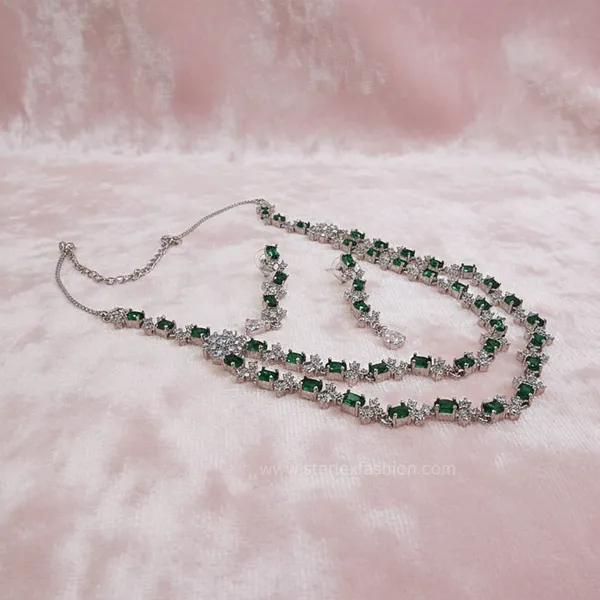 Aura_Luxe_Ad_Necklace_Set