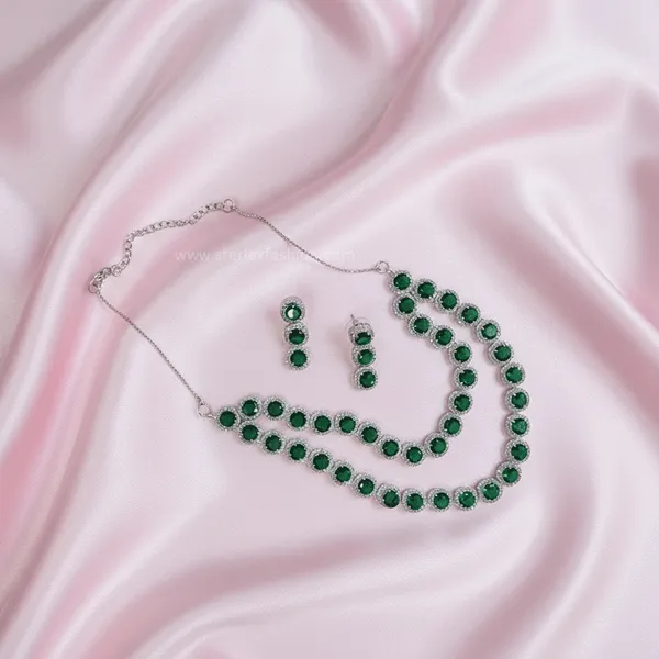 Twinkle_Green_Ad_Necklace