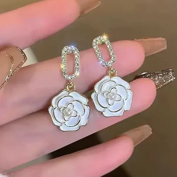 Ethereal_White_Floral_And_Rhinestone_Drop_Earrings