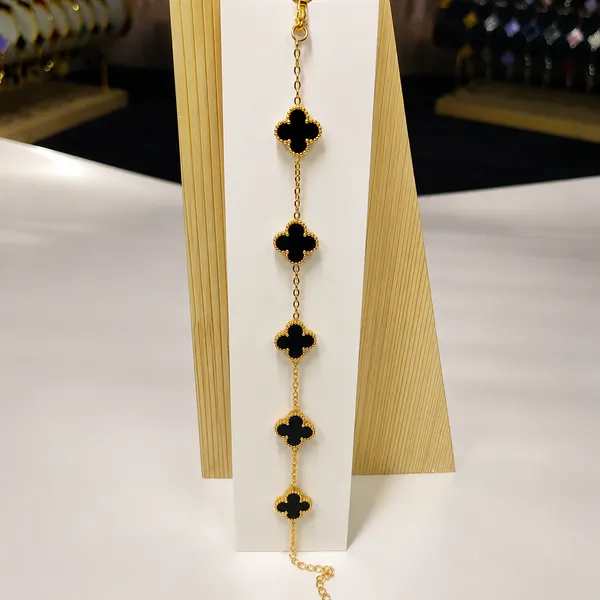 Korean_Style_Gold_Chain_Bracelet_With_Black_Clover_Motifs_–_Tarnish-Free_Jewellery