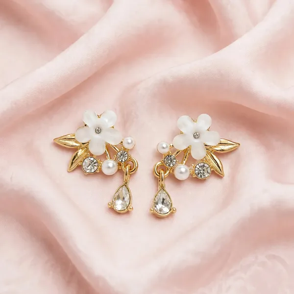 Floral_Pearl_Earrings_with_Crystal_Teardrop_–_White_Flower