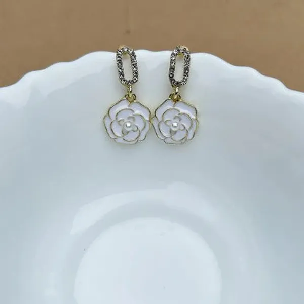 Ethereal_White_Floral_And_Rhinestone_Drop_Earrings