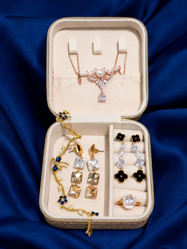 The_Everything_Sparkle_Mystery_Box:_Any_5_Jewels_+_Your_New_Favorite_Storage!
