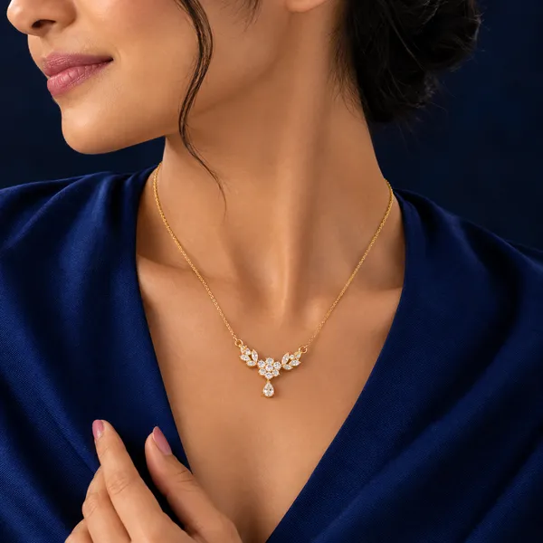 Elegant_Crystal_Blossom_Statement_Pendant_With_Adjustable_Gold_Chain