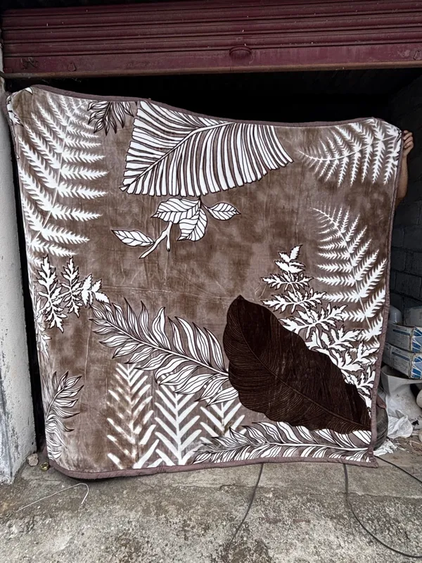 Multicolor_Mink_Fabric_(_Polyester)_Blanket_For_Home