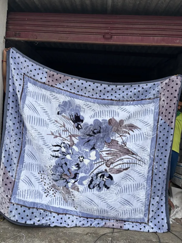 Multicolor_Mink_Fabric_(_Polyester)_Blanket_For_Home