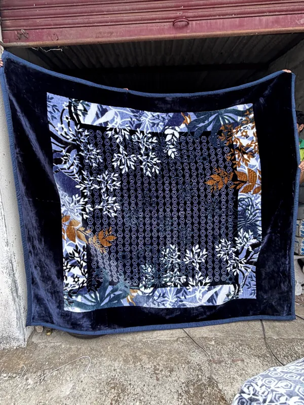 Multicolor_Mink_Fabric_(_Polyester)_Blanket_For_Home