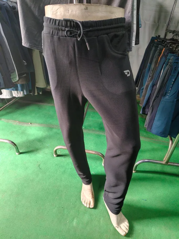 Black_Lycra_Slim_Fit_Jogger_Pants_For_Men