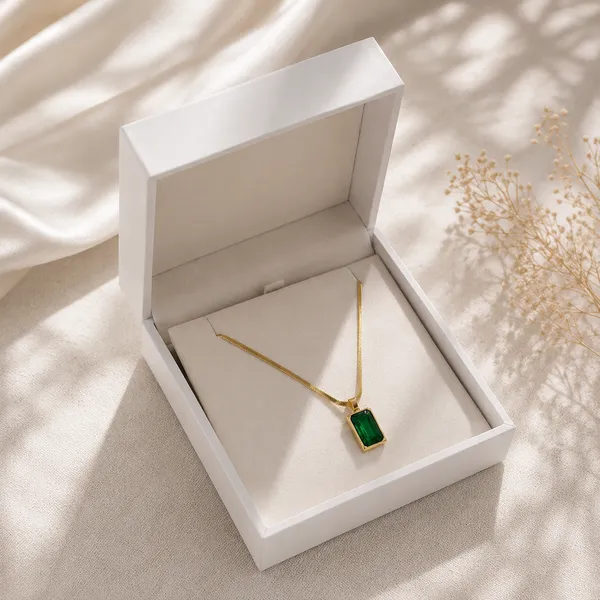 Gold_Plated_Flat_Chain_Necklace_with_Green_Stone_Pendant