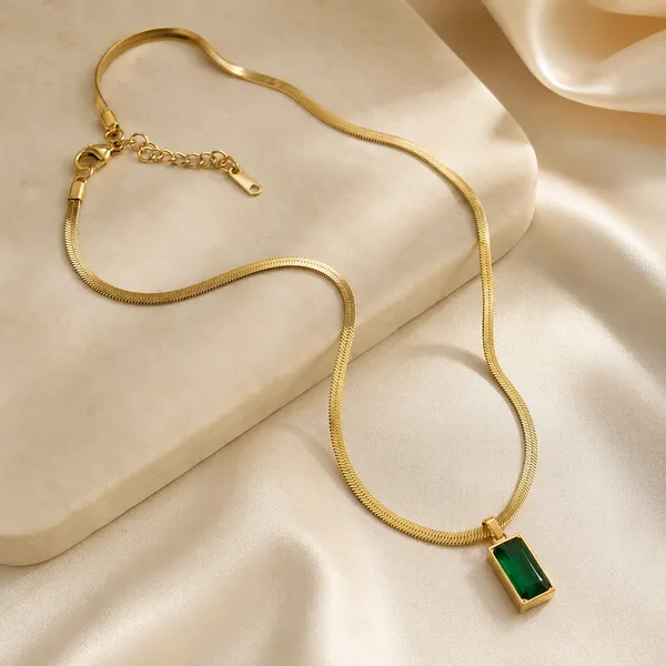 Gold_Plated_Flat_Chain_Necklace_with_Green_Stone_Pendant