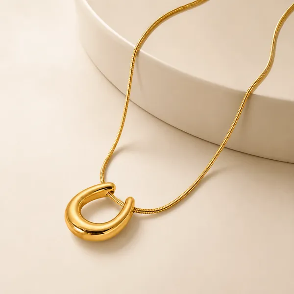Gold_Tone_Minimalist_Horseshoe_Pendant_Necklace_for_Women