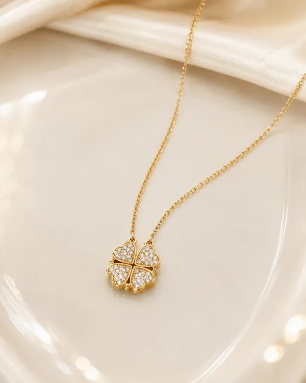Gold_Plated_Crystal_Clover_Pendant_Necklace_for_Women