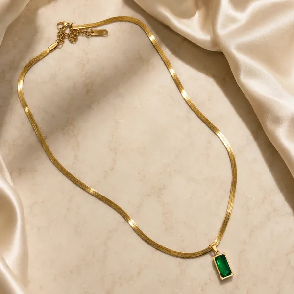 Gold_Plated_Flat_Chain_Necklace_with_Green_Stone_Pendant
