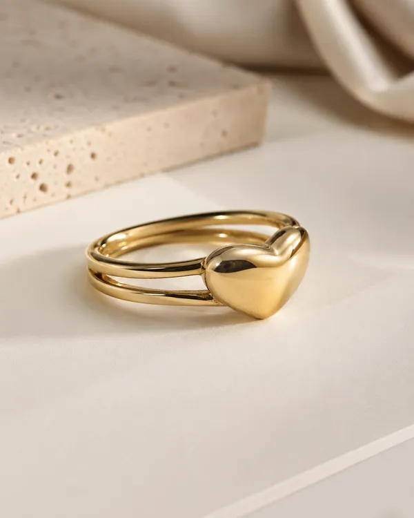 Gold_Twisted_Heart_Design_Ring_for_Women