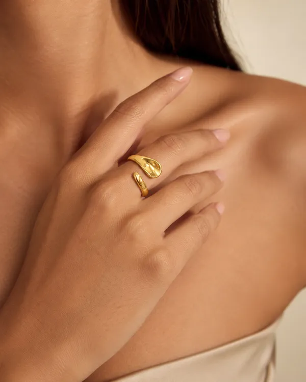Gold_Plated_Modern_Twist_Adjustable_Ring_for_Women