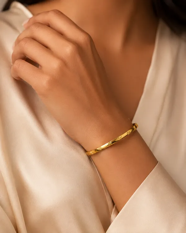 Gold_Floral_Engraved_Adjustable_Cuff_Bracelet_for_Women