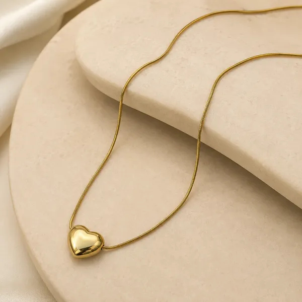 Gold_Heart_Pendant_Necklace_with_Adjustable_Chain_for_Women