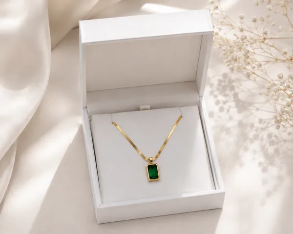 Gold_Plated_Flat_Chain_Necklace_with_Green_Stone_Pendant
