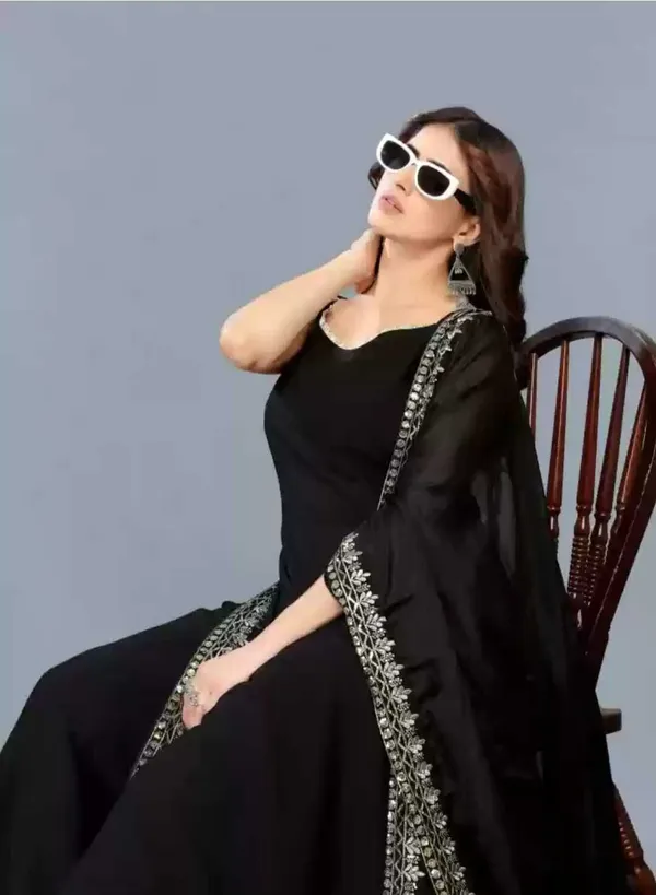 Black_Kurta_Set80%_Cotton,_20%_Silk_For_Women