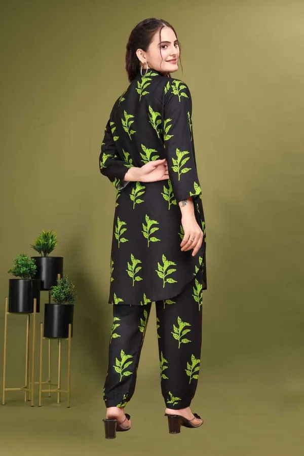 Green_Pathani_Kurta80%_Cotton,_20%_Silk_For_Women