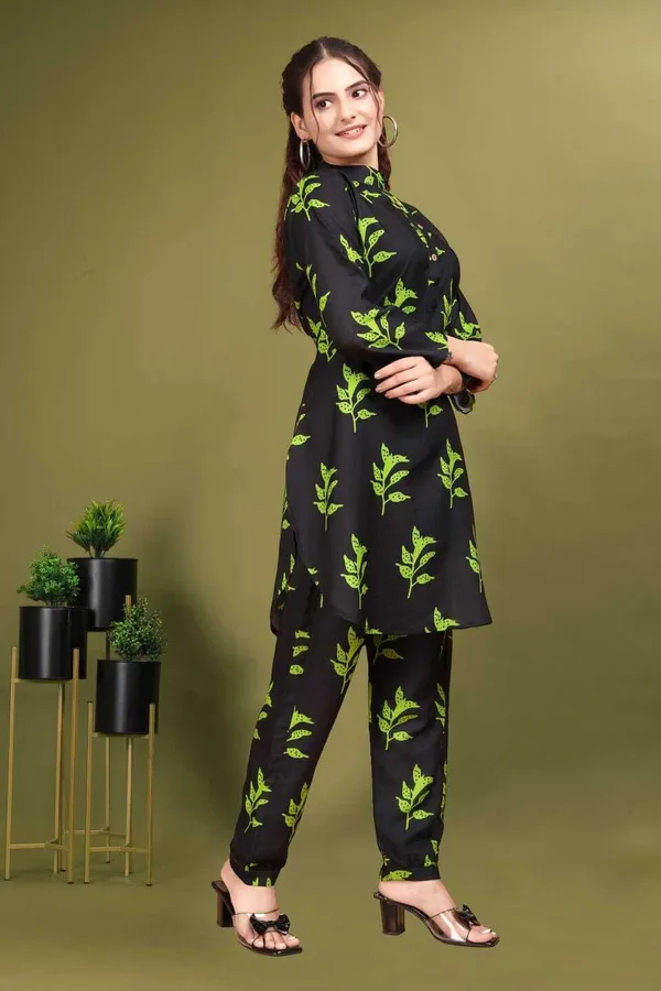 Green_Pathani_Kurta80%_Cotton,_20%_Silk_For_Women
