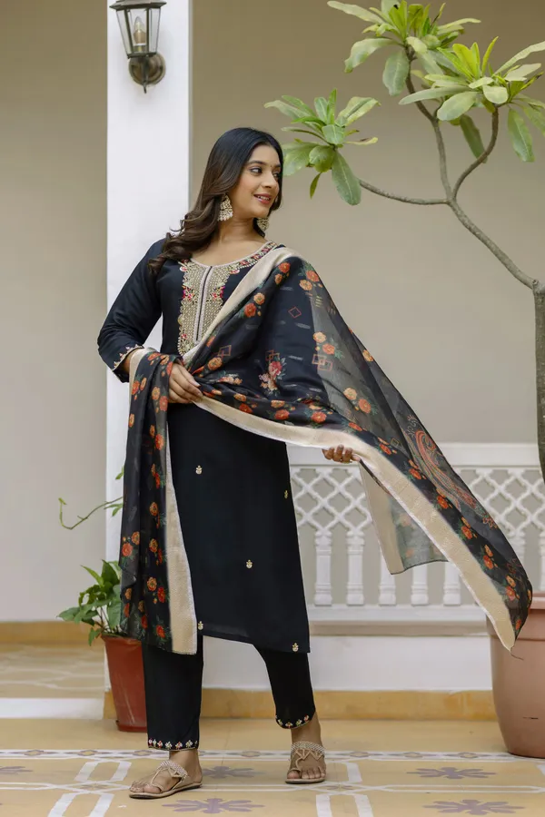 Black_Kurta_Set80%_Cotton,_20%_Silk_For_Women