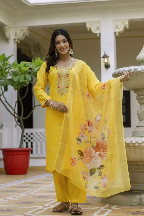 Yellow_Kurta_Set80%_Cotton,_20%_Silk_For_Women