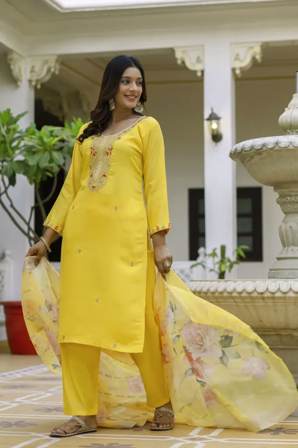 Yellow_Kurta_Set80%_Cotton,_20%_Silk_For_Women