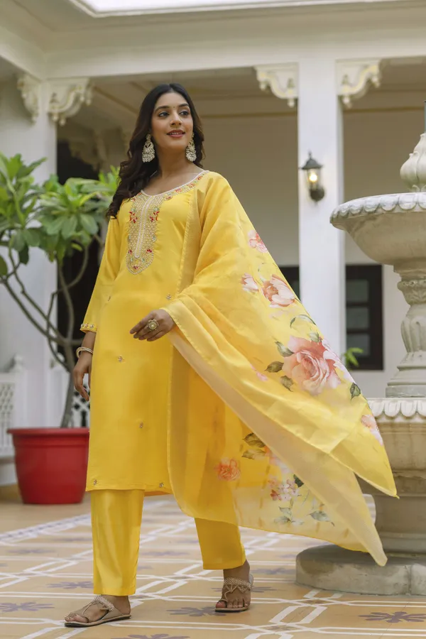 Yellow_Kurta_Set80%_Cotton,_20%_Silk_For_Women