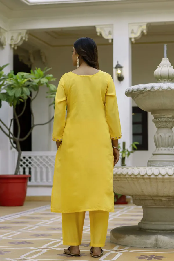 Yellow_Kurta_Set80%_Cotton,_20%_Silk_For_Women