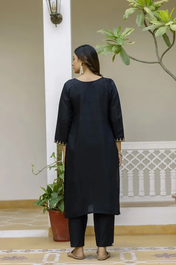 Black_Kurta_Set80%_Cotton,_20%_Silk_For_Women