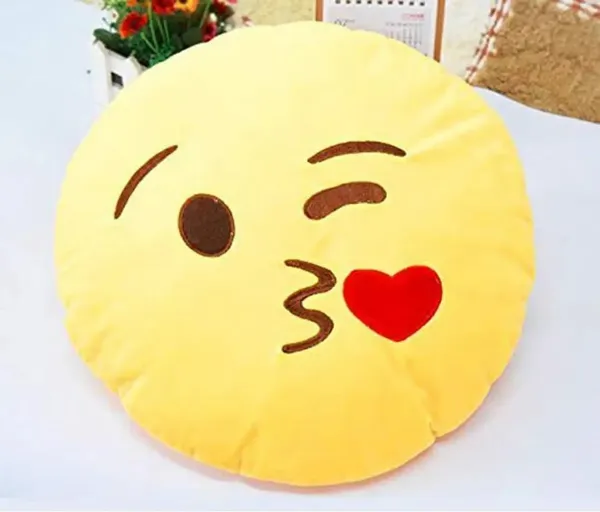 Wumble_Toy_Cushion_Pillow_Yellow_Emoji_Set_of_6_Plush_Emoji_Face_Round_Pillow