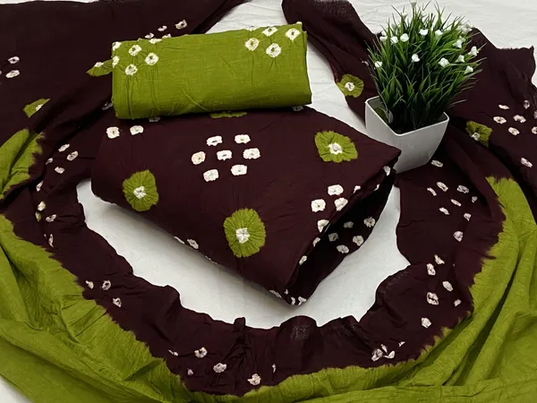 Maroon_Green_Bandhani_Cotton_Unstitched_Suit_Set_For_Women