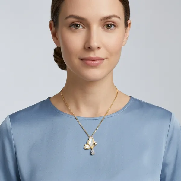 Gold_Crystal_Butterfly_Pendant_Necklace_For_Women