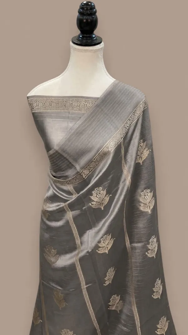 Grey_Silk_Embroidered_Leaf_Motif_Saree_For_Women