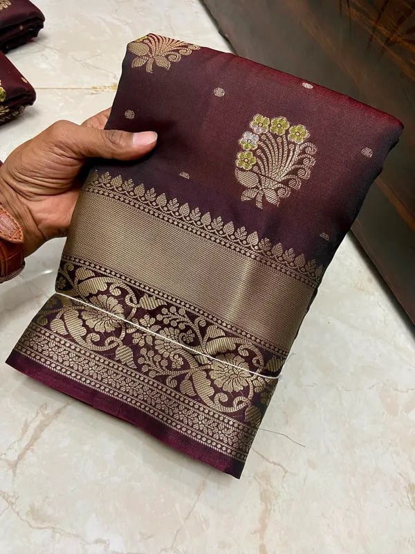 Maroon_Silk_Zari_Woven_Floral_Motif_Saree_For_Women